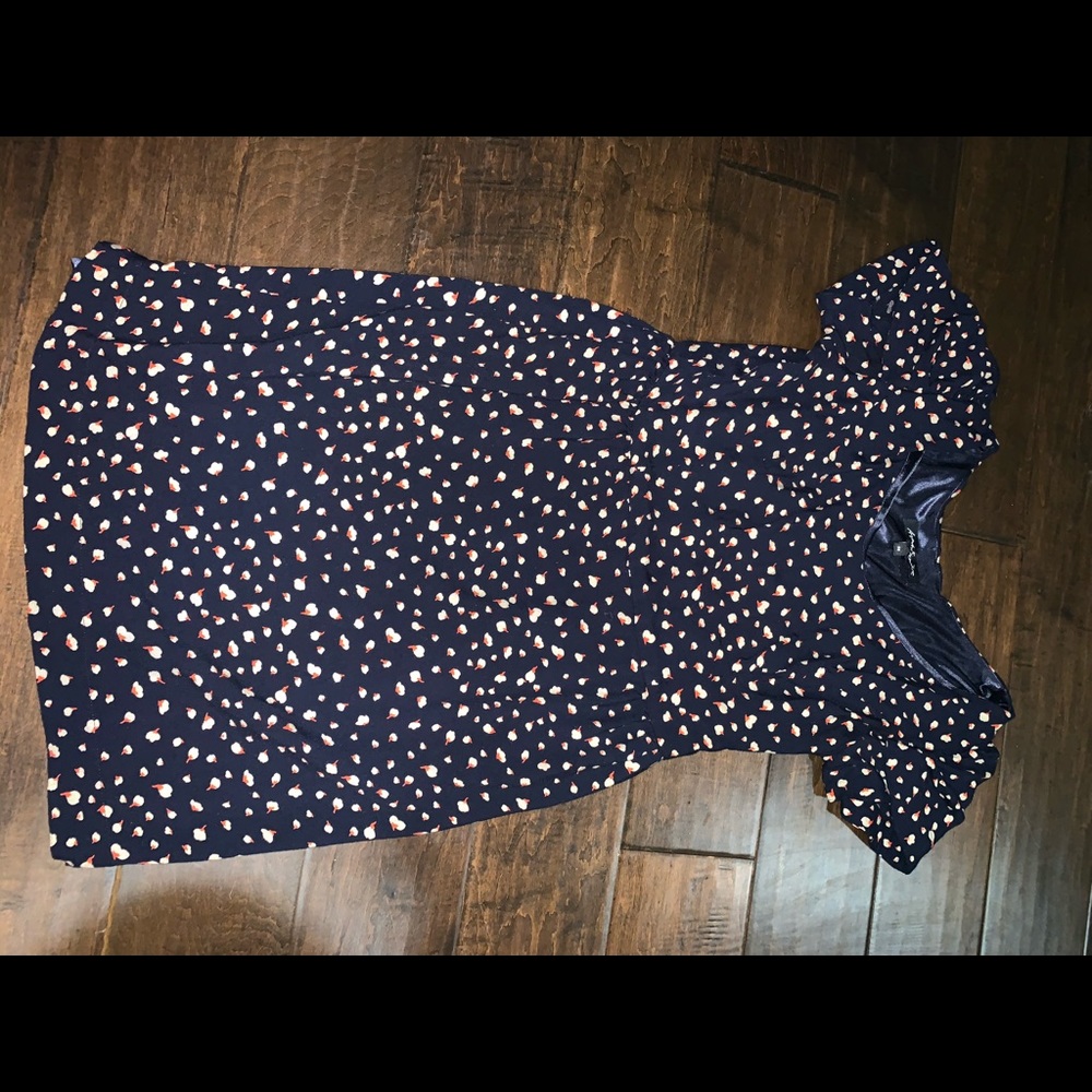 Super cute dress! Excellent condition!